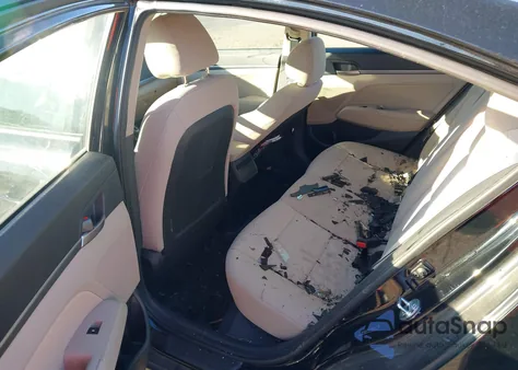 2018 Hyundai Elantra Value Edition z USA, uszkodzony, nr VIN 5NPD84LF5JH400349